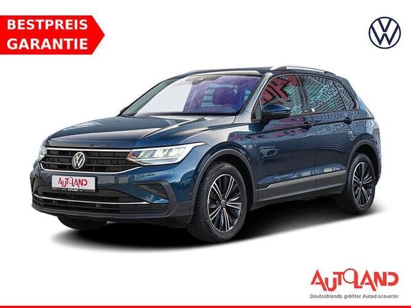 Blau Gebraucht 2022 VW Tiguan Active SUV | 26.490 € (Fairer Preis) - Bild 1/4