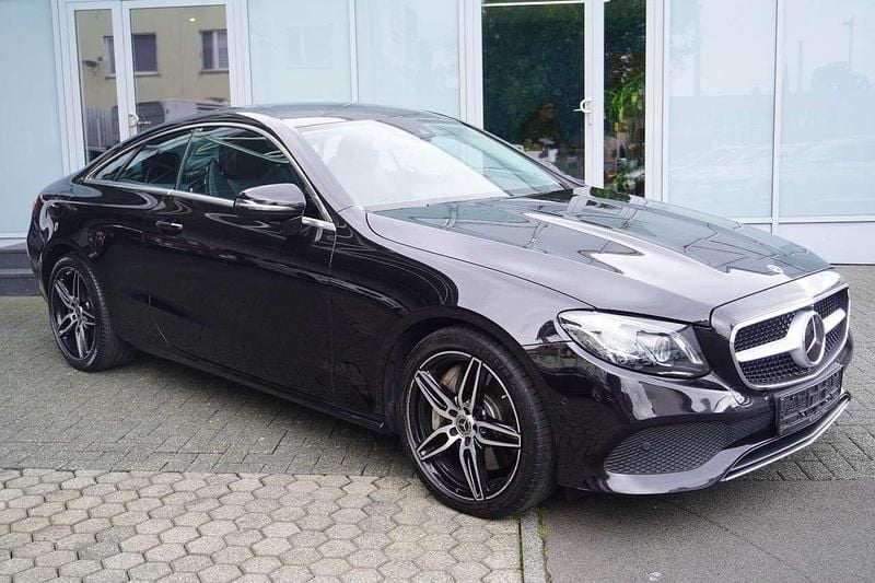 Gebraucht Mercedes E350 Avantgarde 258 PS (189 kW) 2017 Obsidianschwarz Coupé