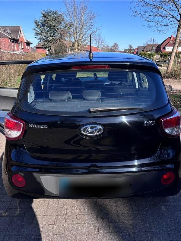Gebraucht Hyundai i10 67 PS (49 kW) 2017 Schwarz Kleinwagen