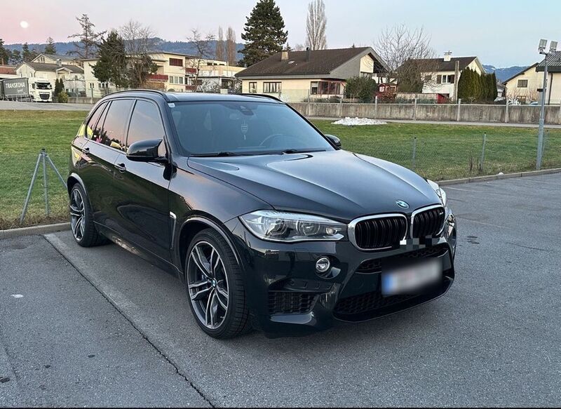 Schwarz Gebraucht 2015 BMW X5 M Performance SUV | 33.999 € (Fairer Preis) - Bild 1/4