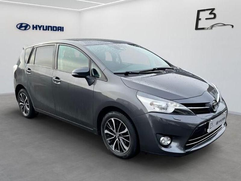 Gebraucht Toyota Verso 147 PS (108 kW) 2017 Andere Van / Kleinbus