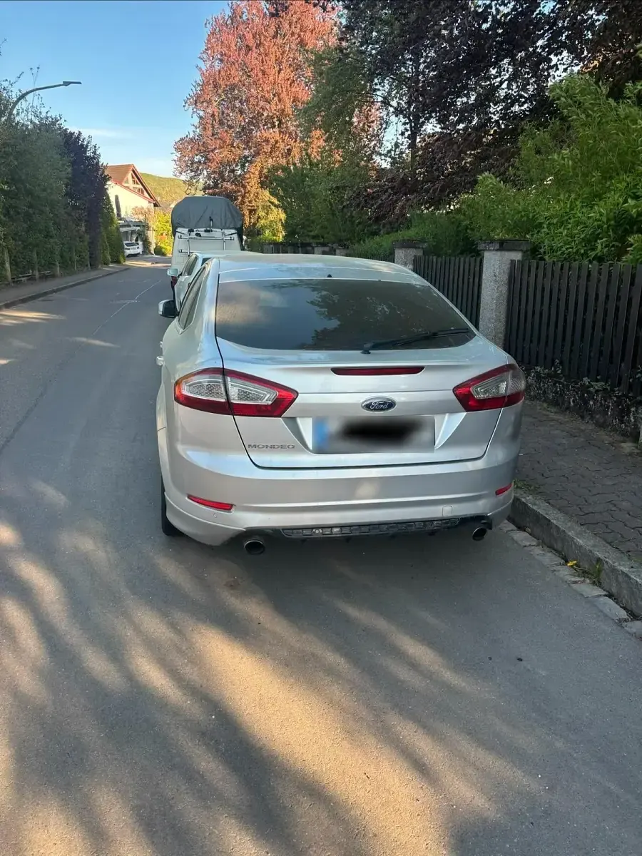 Gebraucht Ford Mondeo 200 PS (147 kW) 2012 Silber Limousine