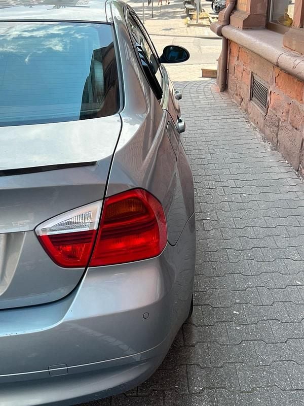 Gebraucht BMW 320 150 PS (110 kW) 2005 Silber Limousine