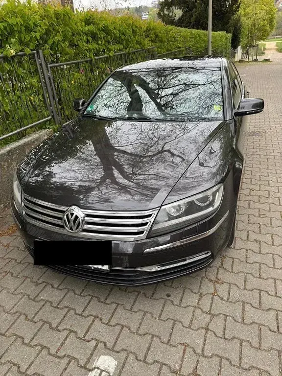 Second-hand VW Phaeton 239 CP (175 kW) 2011 Negru Berlinǎ