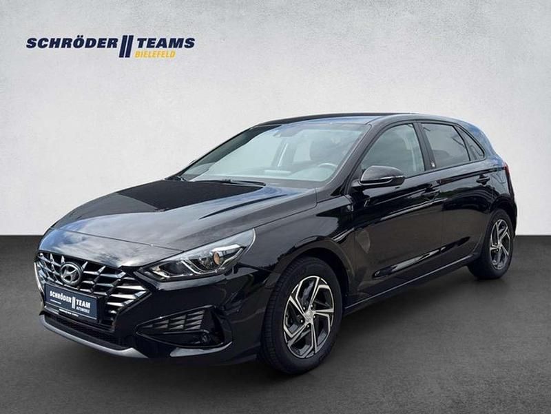Schwarz Gebraucht 2022 Hyundai i30 Edition 30 Limousine | 19.880 € (Fairer Preis) - Bild 1/4