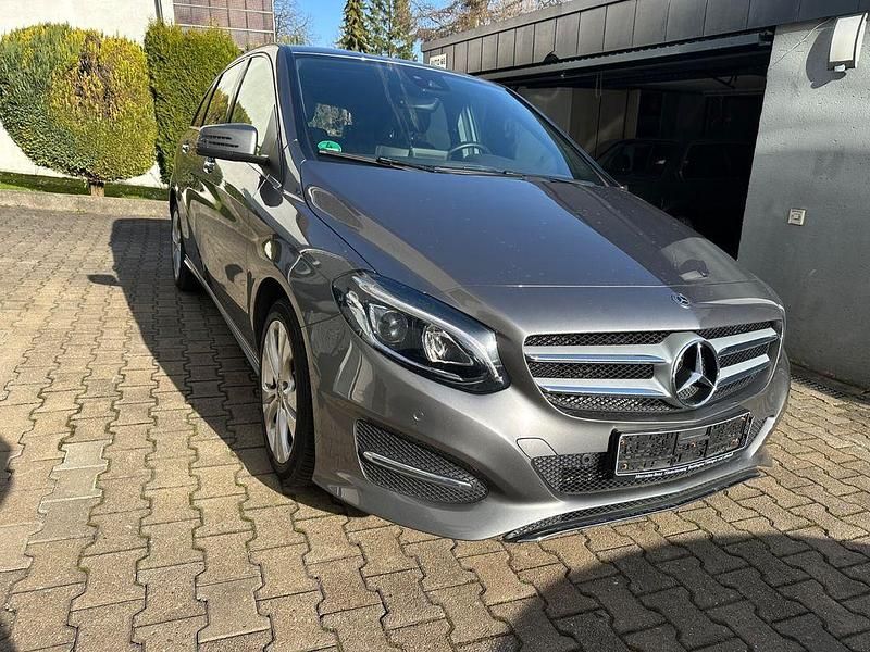 Gebraucht Mercedes B220 184 PS (135 kW) 2017 Grau Van / Kleinbus