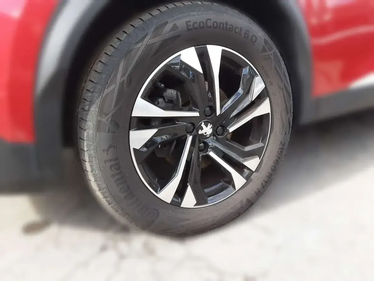 Gebraucht Peugeot 2008 Allure 131 PS (96 kW) 2023 Elixirrot SUV
