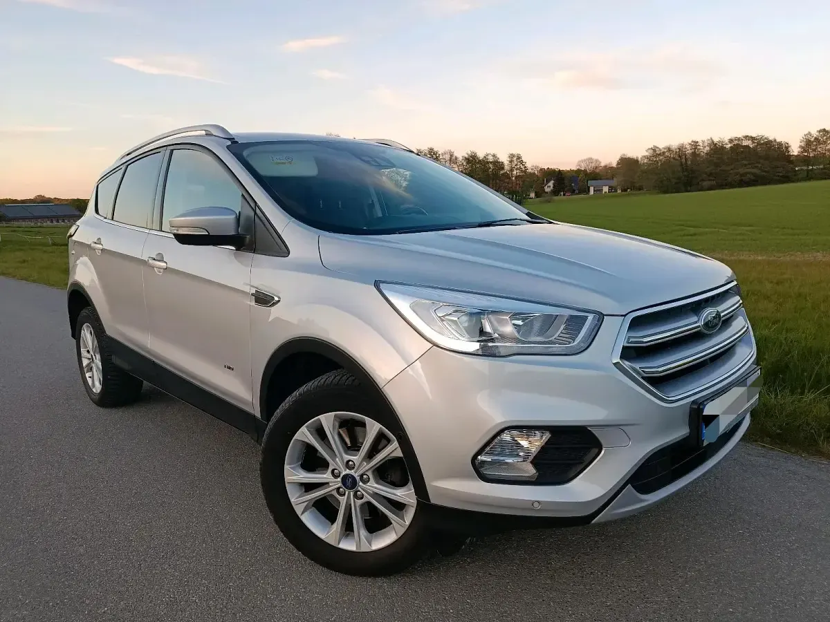 Usata Ford Kuga 150 CV (110 kW) 2018 Argento SUV