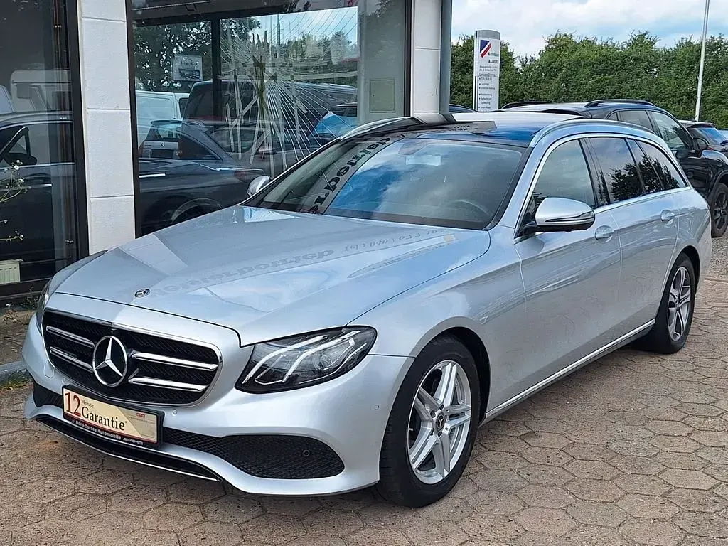 Gebraucht Mercedes E220 194 PS (142 kW) 2019 Silber Limousine