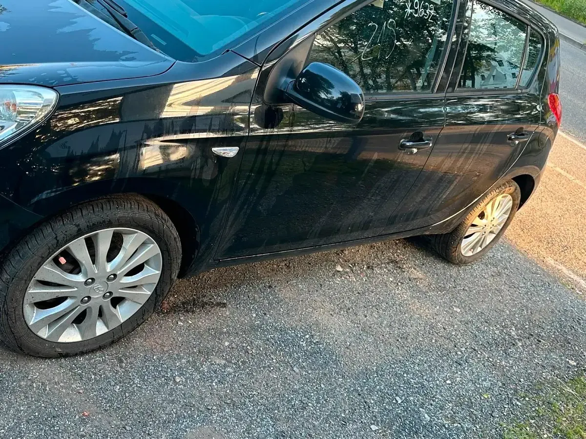 Gebraucht Hyundai i20 101 PS (74 kW) 2009 Schwarz Kleinwagen