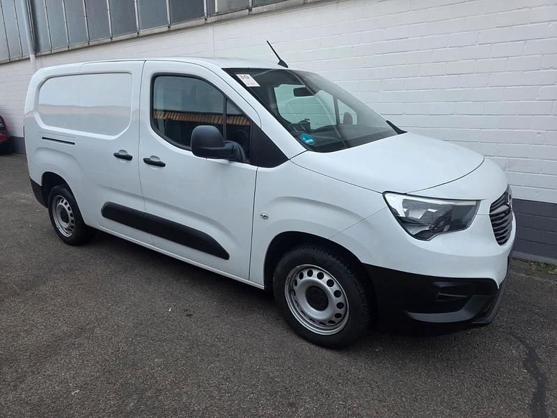 Gebraucht Opel Combo 102 PS (75 kW) 2019 Weiß Van / Kleinbus