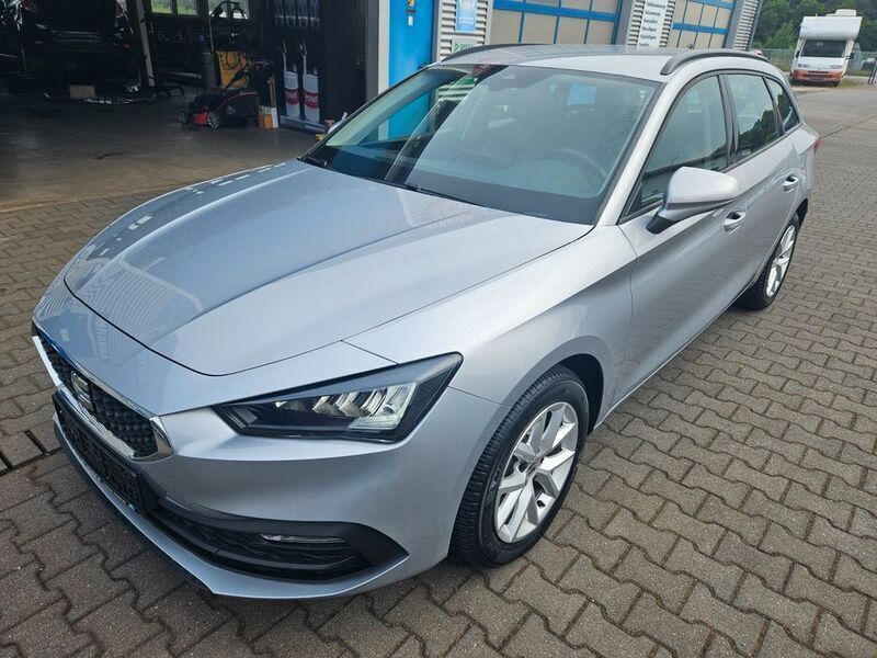 Gebraucht Seat Leon Style 150 PS (110 kW) 2021 Silber Limousine