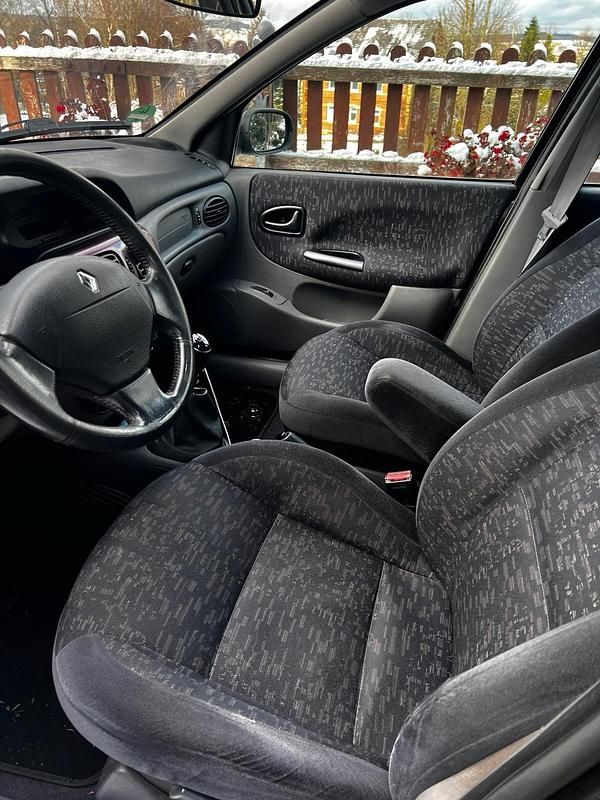 Gebraucht Renault Mégane 107 PS (78 kW) 2001 Schwarz Kleinwagen