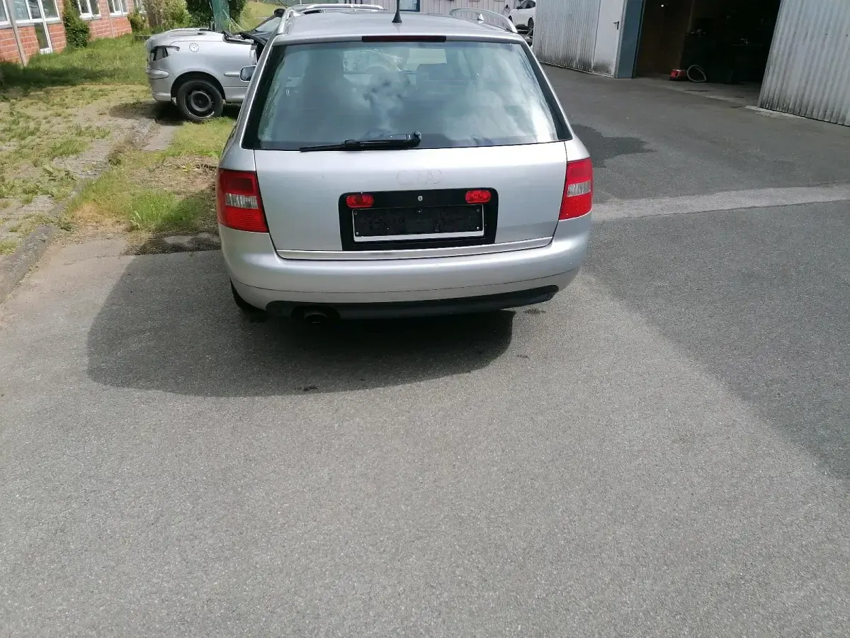 Gebraucht Audi A6 131 PS (96 kW) 2003 Silber Kombi