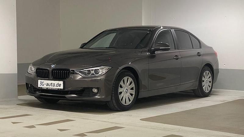 Gebraucht BMW 320 184 PS (135 kW) 2014 Grau Limousine