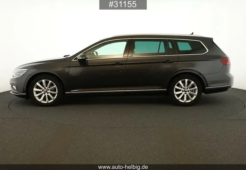 Gebraucht VW Passat Elegance 150 PS (110 kW) 2024 Grau Kombi