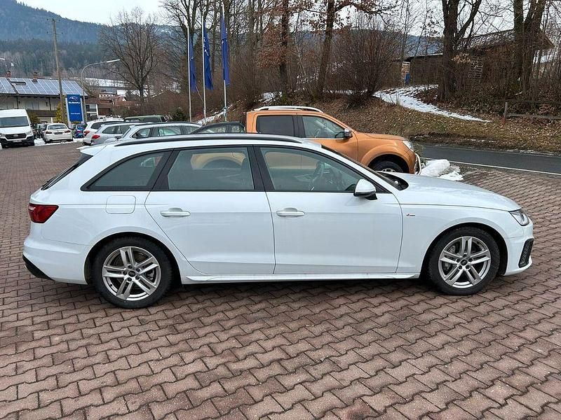Gebraucht Audi A4 S-Line 204 PS (150 kW) 2024 Weiß Kombi
