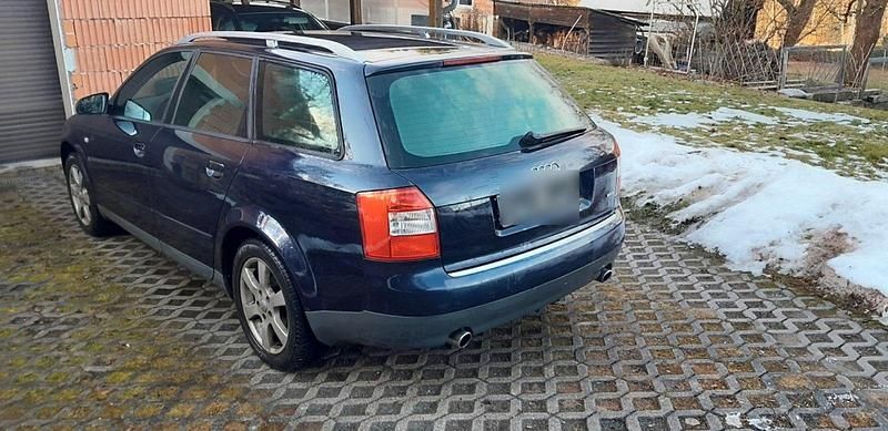 Gebraucht Audi A4 150 PS (110 kW) 2011 Blau Kombi