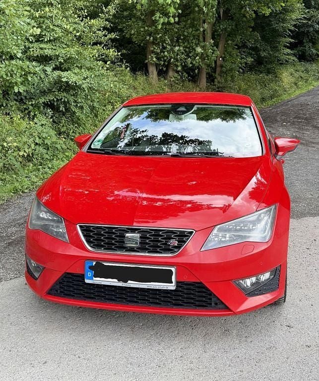 Rot Gebraucht 2013 Seat Leon FR Limousine | 9.200 € (Fairer Preis) - Bild 1/4