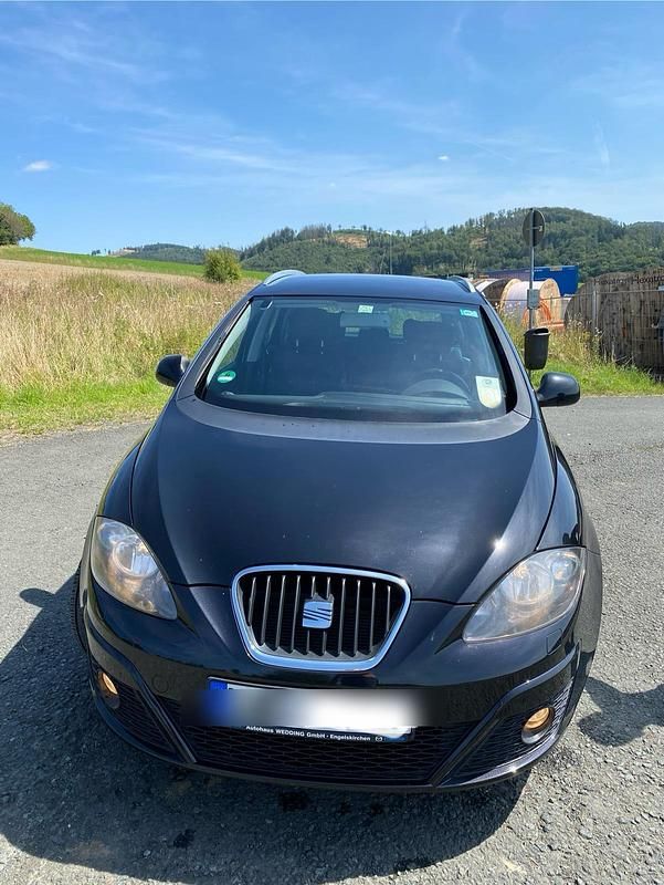 Schwarz Gebraucht 2011 Seat Altea XL Van / Kleinbus | 2.600 € (Superpreis) - Bild 1/4