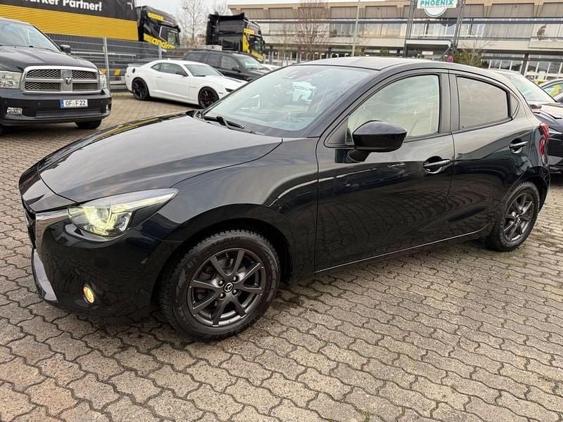 Schwarz Gebraucht 2015 Mazda 2 Edition Limousine | 7.300 € (Fairer Preis) - Bild 1/4