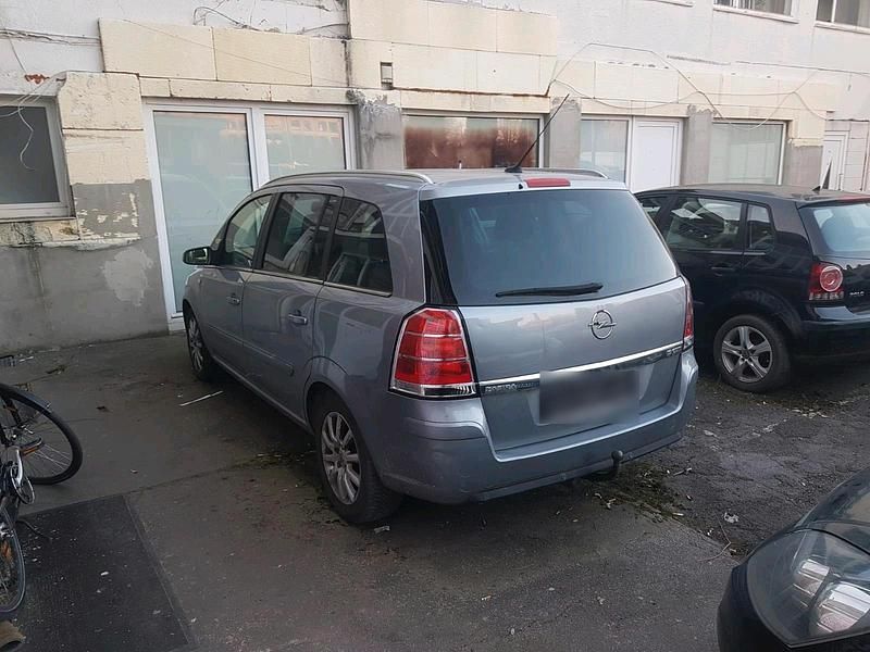 Gebraucht Opel Zafira 150 PS (110 kW) 2008 Silber Van / Kleinbus
