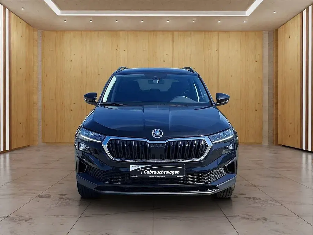 Gebraucht Skoda Karoq Selection 150 PS (110 kW) 2024 Schwarzmagic perleffekt SUV