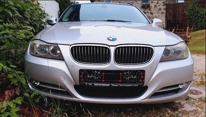 Silber Gebraucht 2011 BMW 318 Kombi | 3.999 € (Superpreis) - Bild 1/3
