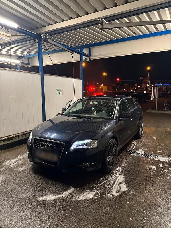 Blau Gebraucht 2011 Audi A3 Limousine | 6.000 € (Etwas zu teuer) - Bild 1/4