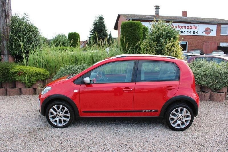 Gebraucht VW cross up! 75 PS (55 kW) 2015 Rot Kleinwagen
