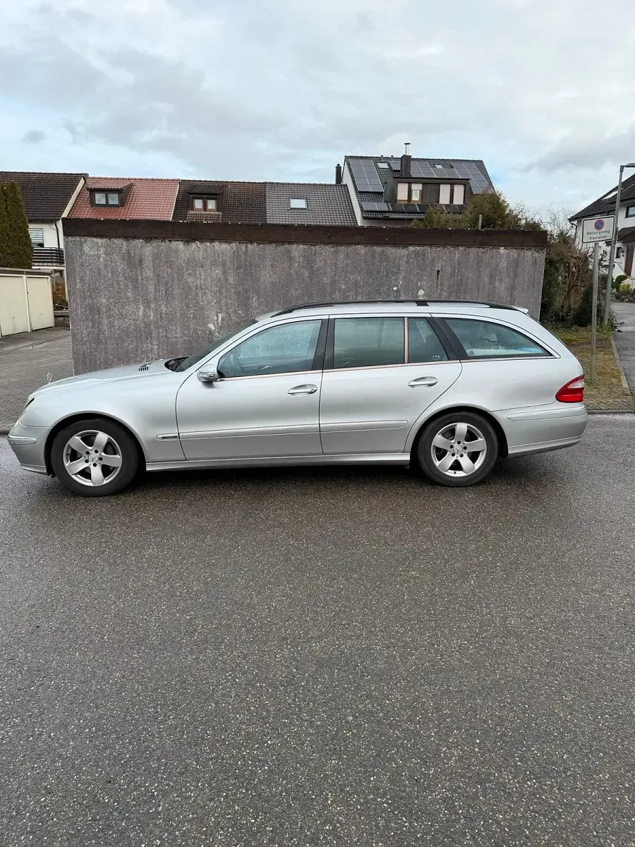 Gebraucht Mercedes E320 Avantgarde 224 PS (164 kW) 2004 Silber Kombi