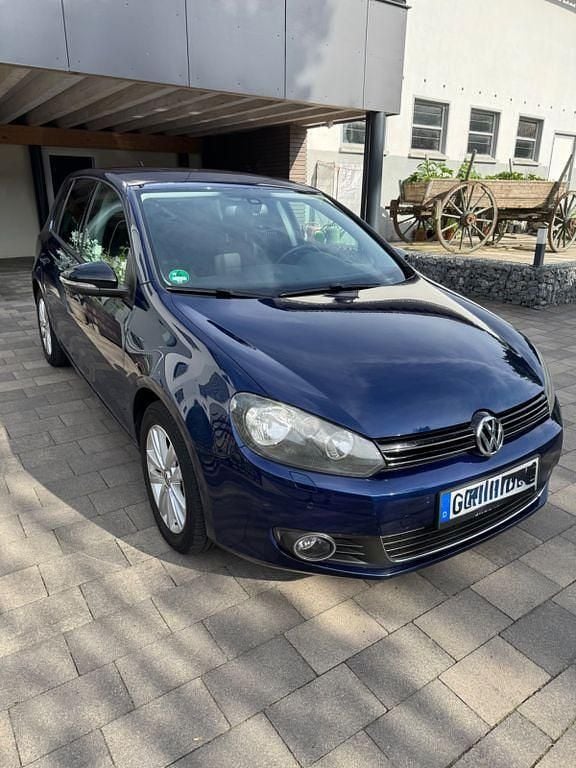 Blau Gebraucht 2013 VW Golf VII Match Limousine | 5.499 € (Superpreis) - Bild 1/4