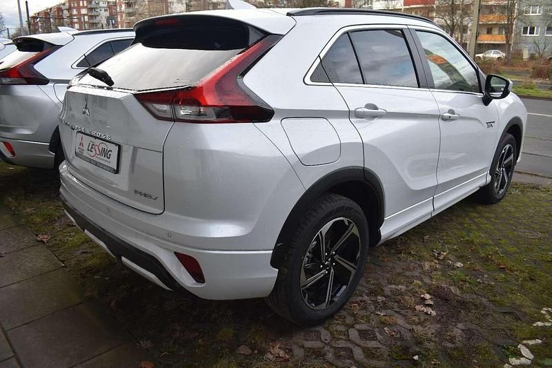 Gebraucht Mitsubishi Eclipse Cross Select 188 PS (138 kW) 2024 Titanweiß SUV