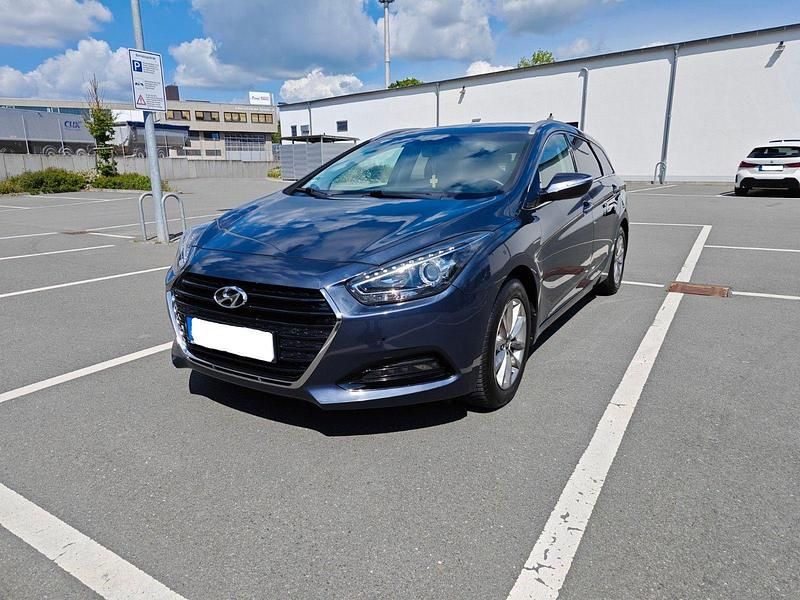 Gebraucht Hyundai i40 Trend 141 PS (103 kW) 2017 Blau Kombi