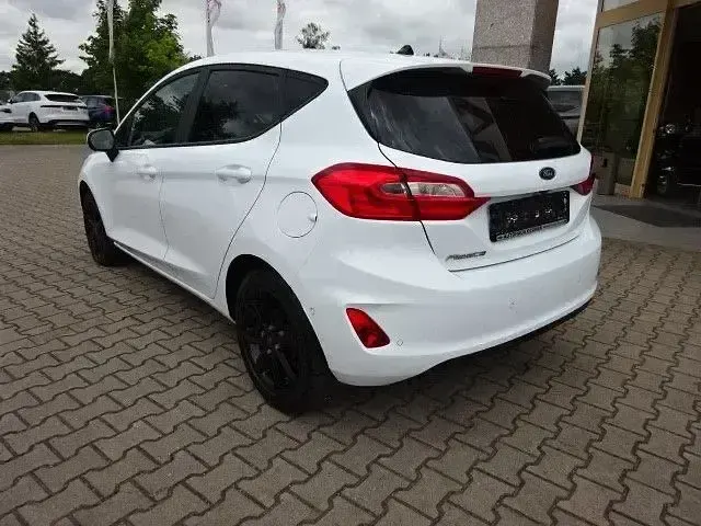 Gebraucht Ford Fiesta Cool & Connect 101 PS (74 kW) 2020 Weiß Kleinwagen
