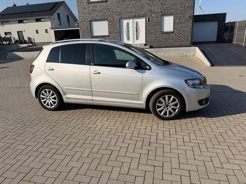 Gebraucht VW Golf Plus Cross Style 122 PS (89 kW) 2011 Silber Van / Kleinbus
