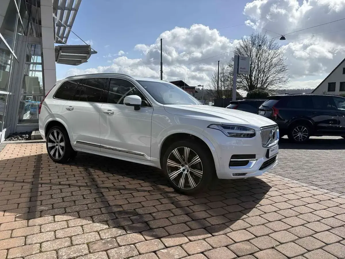 Gebraucht Volvo XC90 Plus 235 PS (172 kW) 2023 Crystal white SUV