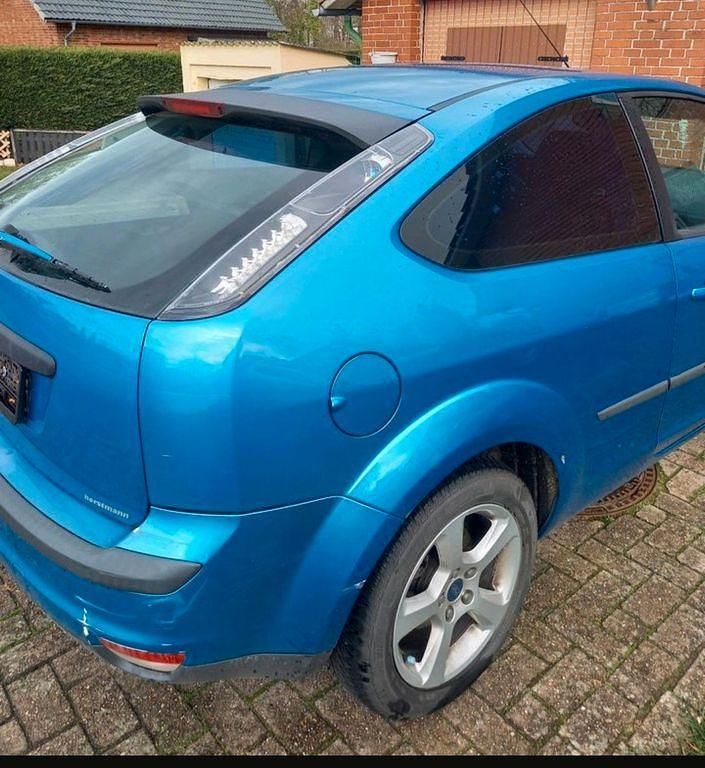 Gebraucht Ford Focus Viva 116 PS (85 kW) 2005 Blau Limousine