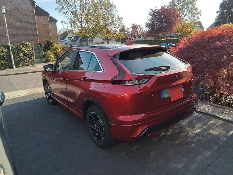 Gebraucht Mitsubishi Eclipse Cross Select 188 PS (138 kW) 2023 Rot SUV