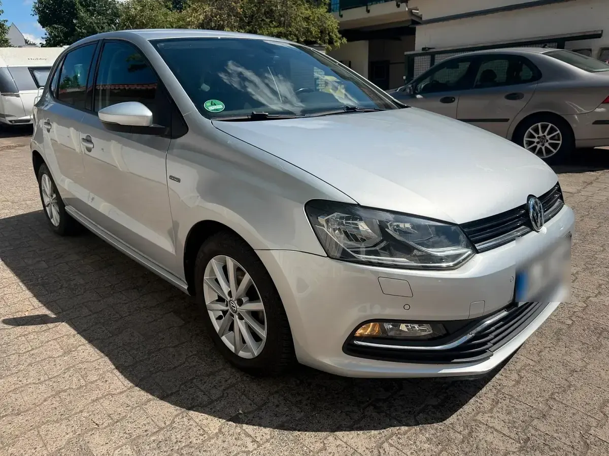 Gebraucht VW Polo 66 PS (48 kW) 2016 Silber Kleinwagen