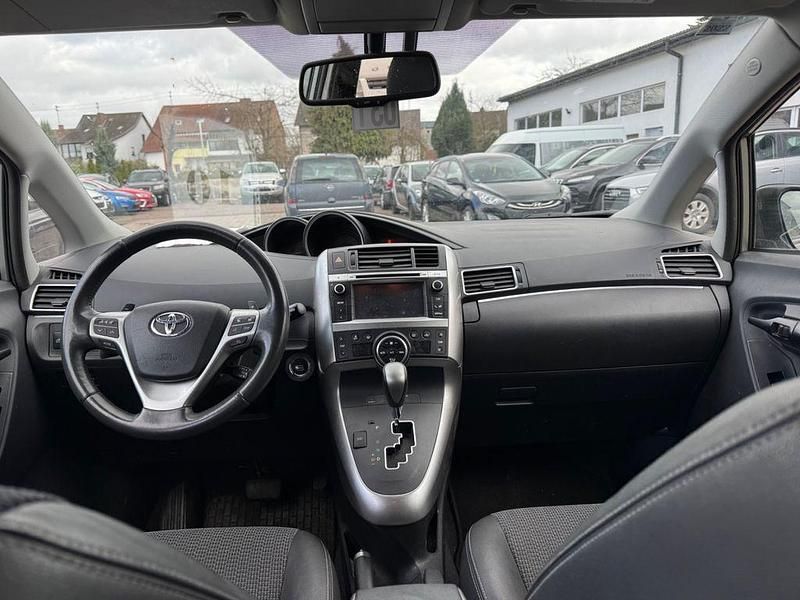 Gebraucht Toyota Verso 150 PS (110 kW) 2013 Grau Van / Kleinbus