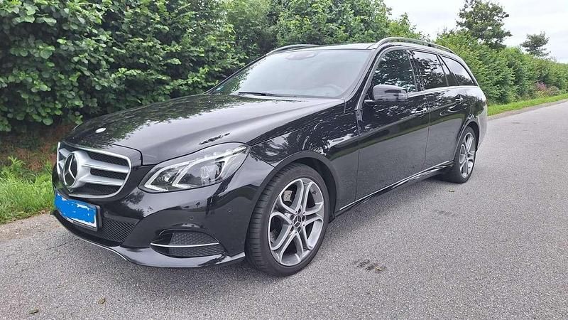 Gebraucht Mercedes E300 204 PS (150 kW) 2015 Schwarz Kombi
