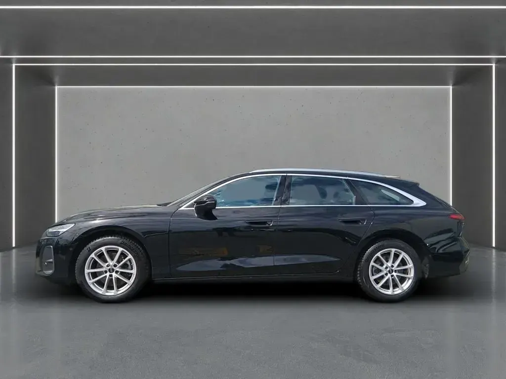 Gebraucht Audi A6 Sport 204 PS (150 kW) 2025 Schwarz Kombi