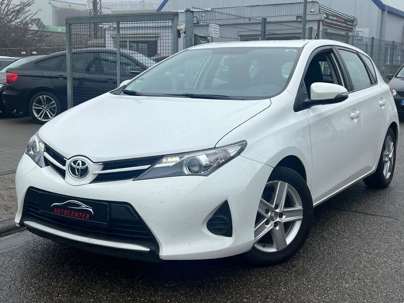 Gebraucht Toyota Auris Cool 99 PS (72 kW) 2014 Weiß Limousine