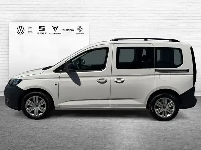 Gebraucht VW Caddy Basis 122 PS (89 kW) 2022 Weiß Van / Kleinbus