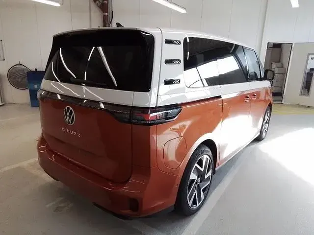 Gebraucht VW ID. Buzz Pro 150 kW (204 PS) 2022 Orangekeine angabe Van / Kleinbus