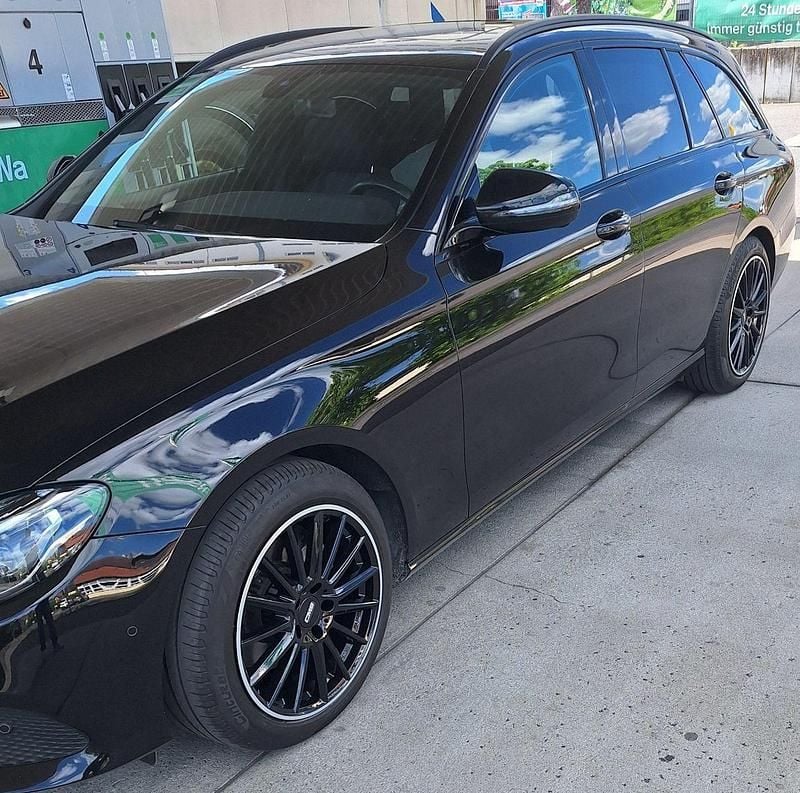 Used Mercedes E300 Night 245 HP (180 kW) 2020 Black Estate