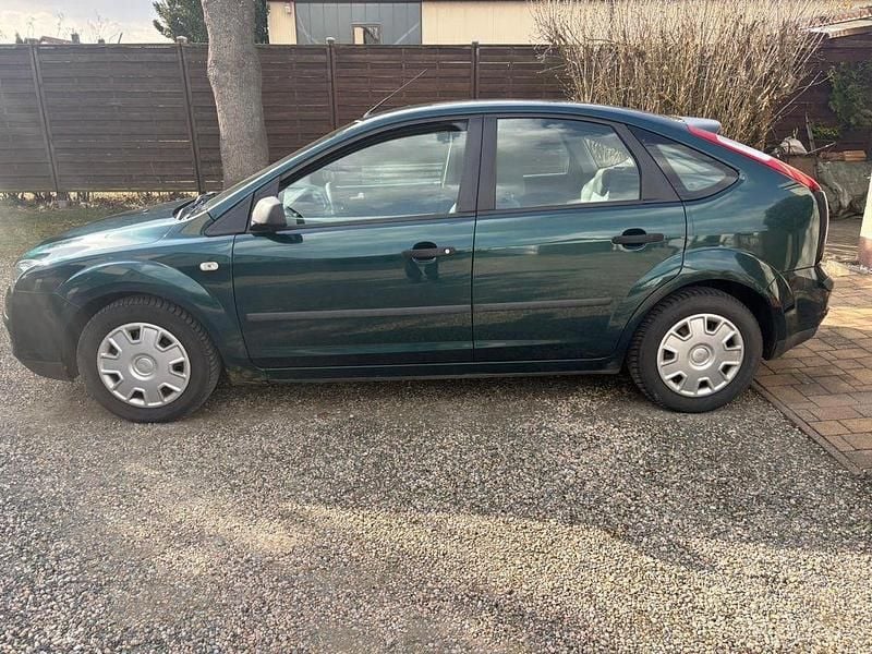 Gebraucht Ford Focus Trend 80 PS (58 kW) 2006 Grün Limousine