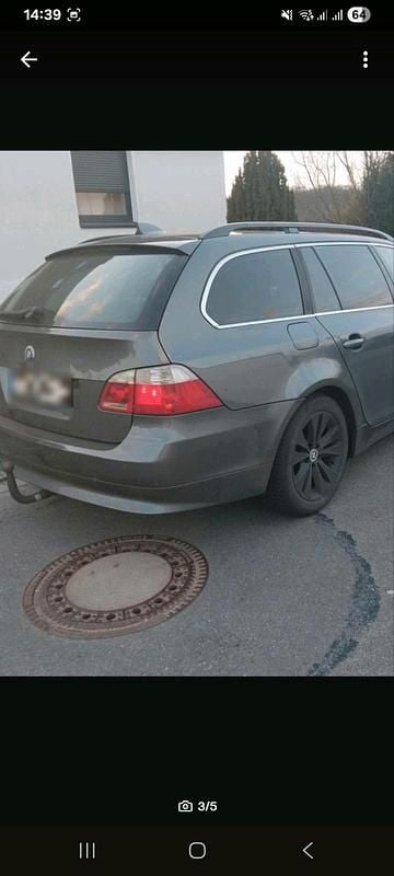 Gebraucht BMW 525 163 PS (119 kW) 2006 Grau Kombi