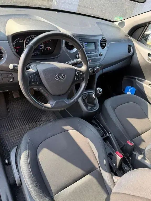 Gebraucht Hyundai i10 67 PS (49 kW) 2018 Schwarz Kleinwagen